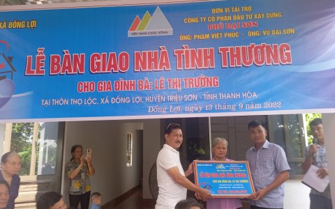 Lễ bàn giao nhà tình thương cho hộ gia đình Bà Lê Thị Trường thôn Thọ Lộc